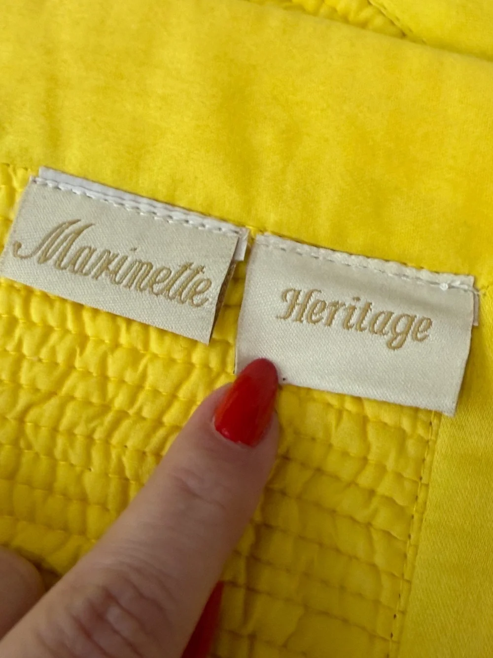 Maxinette Heritage cheerful bright